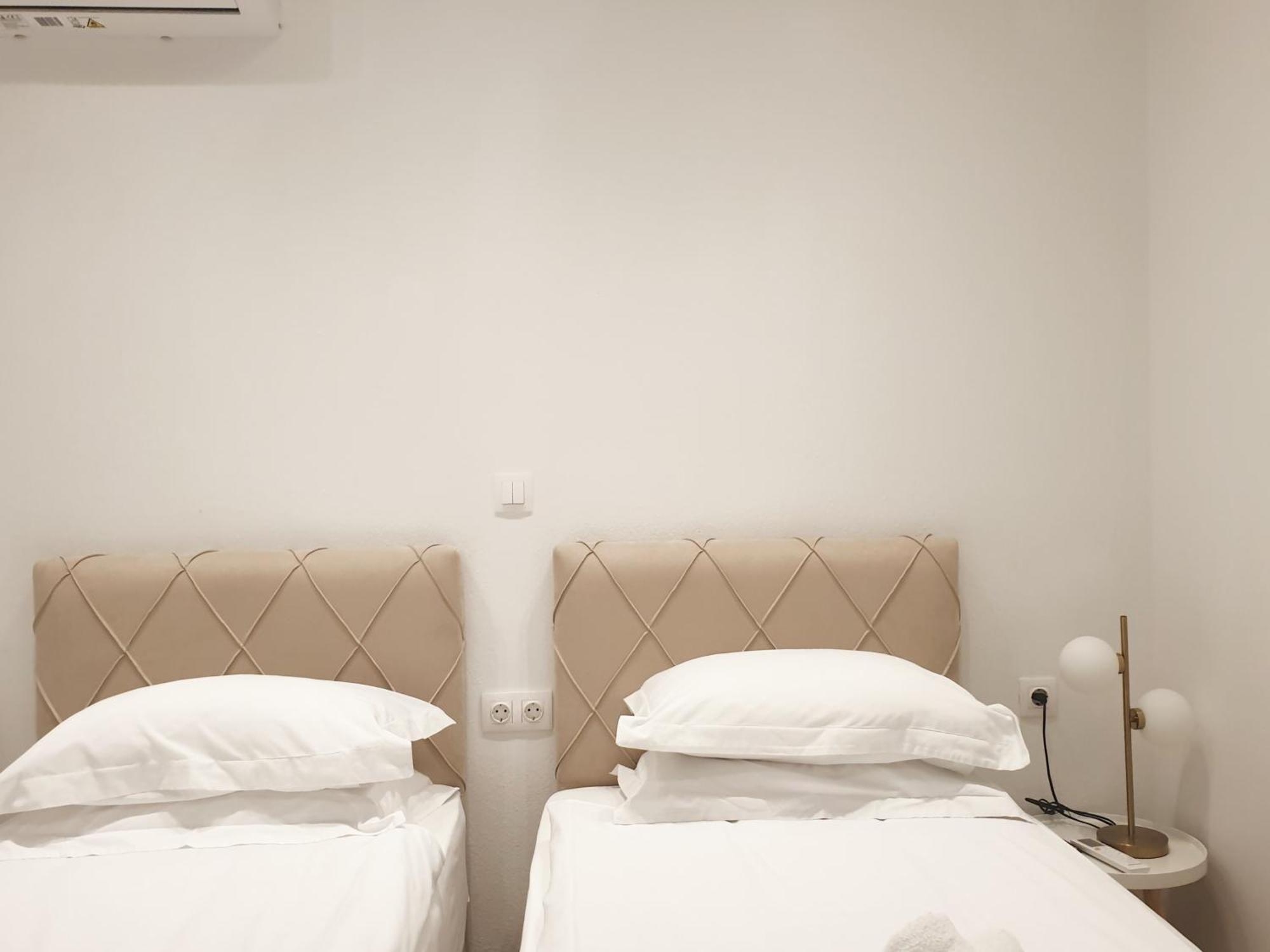 Eantos Studios And Suites Peraía Zimmer foto