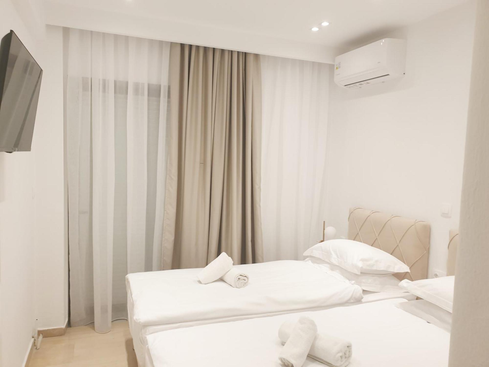 Eantos Studios And Suites Peraía Zimmer foto